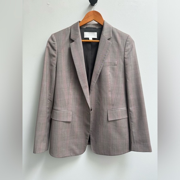 Hugo Boss "Janufal" Women's 100% Wool
One Button Blazer - Picture 6 of 10